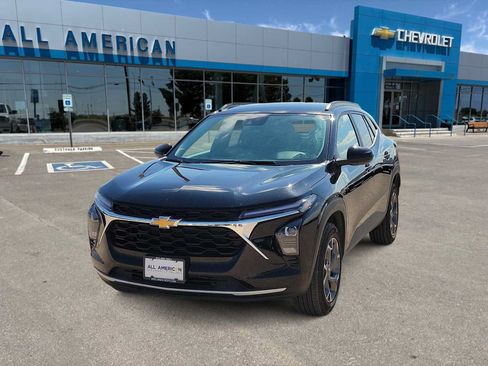 Used 2025 Chevrolet Trax LT w/ LT Convenience Package FWD image 1