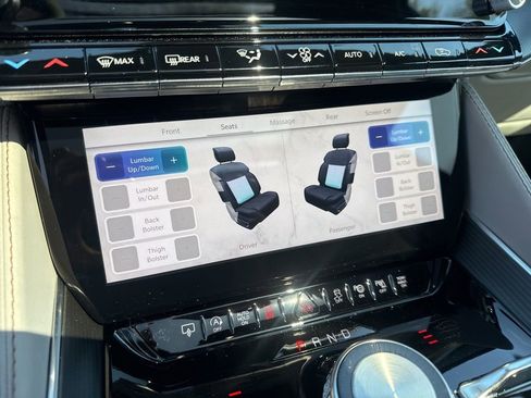 New 2026 Jeep Grand Wagoneer Summit image 16