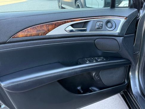 Used 2019 Lincoln MKZ Reserve FWD image 19