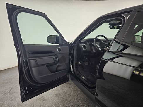 Used 2025 Land Rover Discovery S AWD/4WD image 21