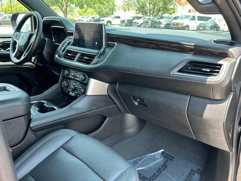 Used 2023 Chevrolet Tahoe Z71 w/ Z71 Off-Road Package AWD/4WD image 9