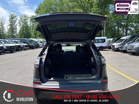 Used 2019 Jeep Cherokee Limited AWD/4WD image 7