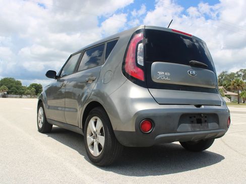 Used 2017 Kia Soul FWD image 7