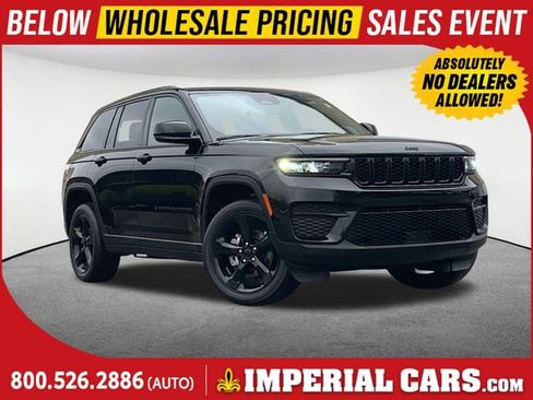 Used 2024 Jeep Grand Cherokee Altitude AWD/4WD image 1