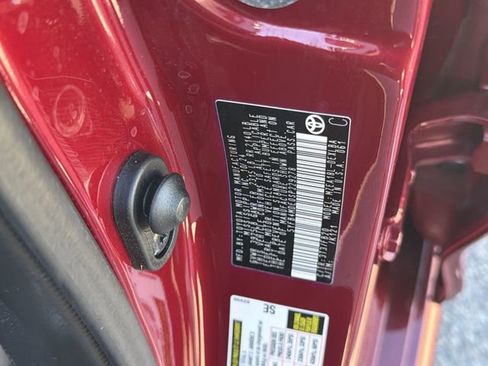 Used 2025 Toyota Corolla LE image 32