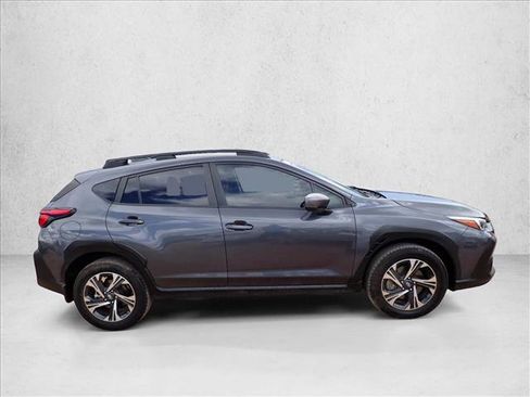 Used 2024 Subaru Crosstrek 2.0i Premium AWD/4WD image 3