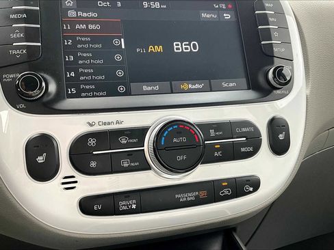 Used 2019 Kia Soul EV image 35