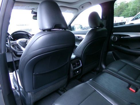 Used 2019 INFINITI QX50 Essential w/ Premium Heat Package AWD/4WD image 16