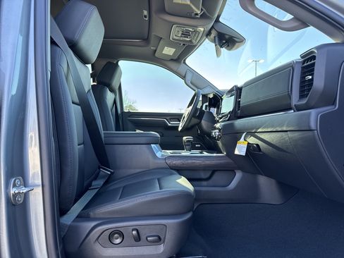 New 2026 GMC Sierra 1500 SLT w/ SLT Premium Plus Package image 31