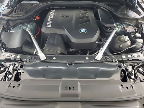 Used 2025 BMW 530i w/ Premium Package image 20