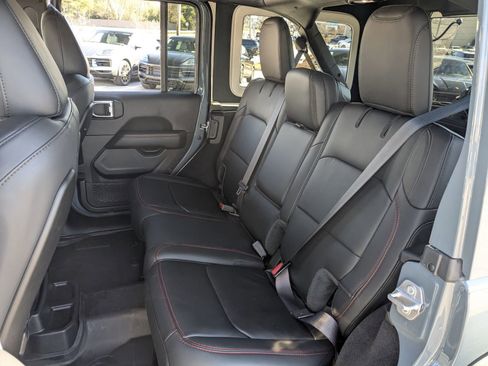 Used 2025 Jeep Wrangler Unlimited Rubicon image 19