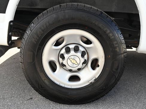 Used 2022 Chevrolet Express 3500 Extended w/ Driver Convenience Package RWD image 9