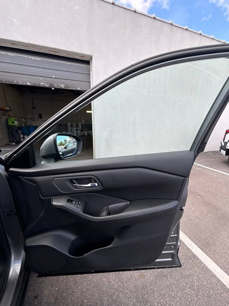 Used 2024 Nissan Rogue SV AWD/4WD image 23