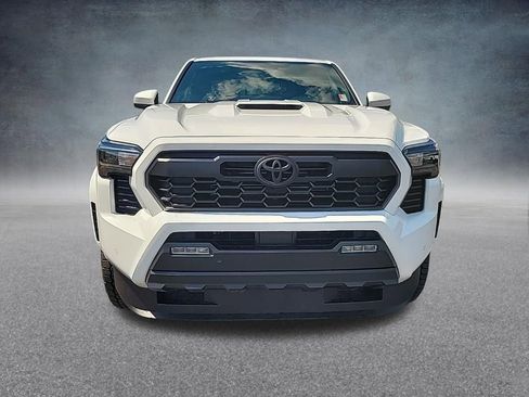 Used 2024 Toyota Tacoma TRD Sport w/ TRD Sport Upgrade Package AWD/4WD image 3