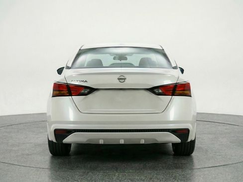 Used 2025 Nissan Altima 2.5 SV image 7