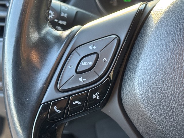 Used 2019 Toyota C-HR XLE FWD image 32