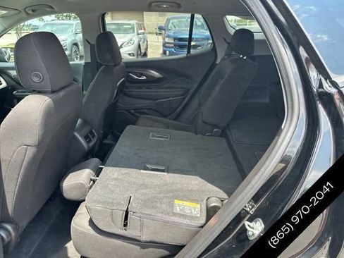 Used 2024 GMC Terrain SLE image 38