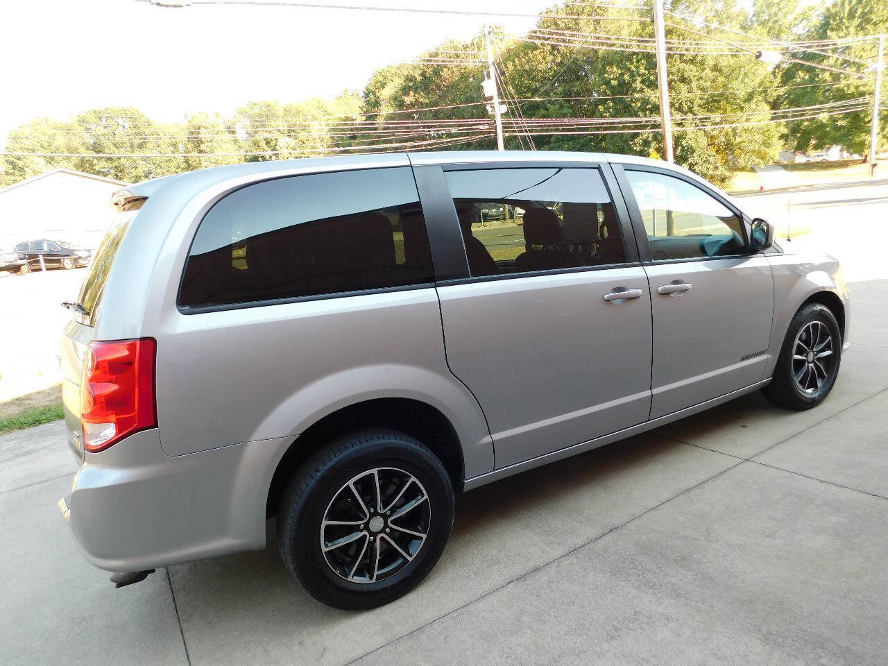 Used 2018 Dodge Grand Caravan GT FWD image 14