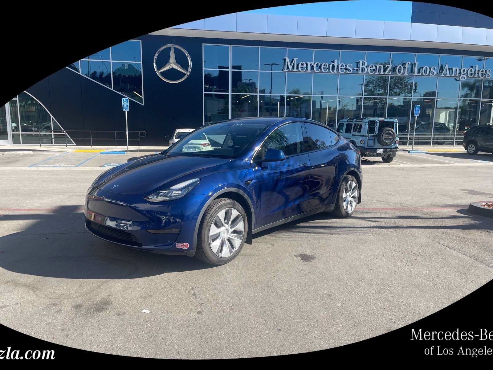Used 2023 Tesla Model Y Long Range AWD/4WD image 1