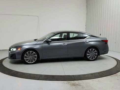 Used 2023 Nissan Altima 2.5 SL FWD image 4