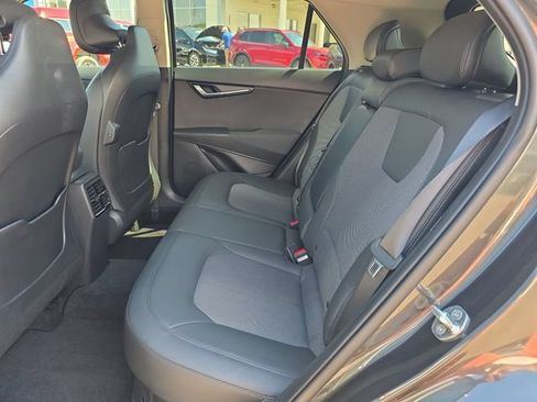 Used 2023 Kia Niro EX FWD image 11