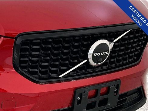 Used 2023 Volvo XC40 B5 Ultimate w/ Protection Package Premier image 38