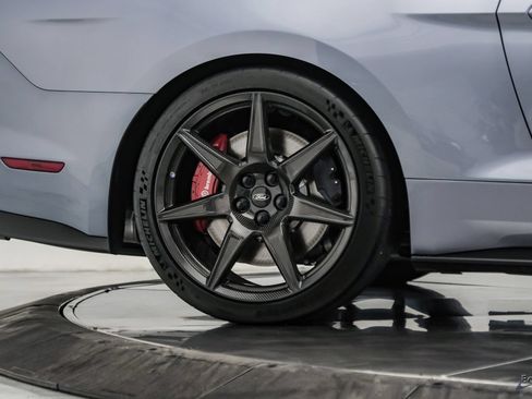 Used 2022 Ford Mustang Shelby GT500 w/ Carbon Fiber Track Pack RWD image 95