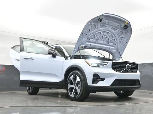 New 2026 Volvo XC40 B5 Plus w/ Protection Package Premier AWD/4WD image 54