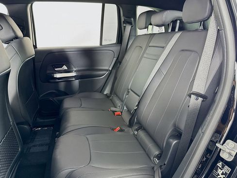 New 2025 Mercedes-Benz GLB 250 image 7