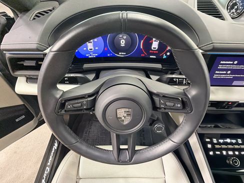 Certified 2025 Porsche Macan Turbo Electric AWD/4WD image 40