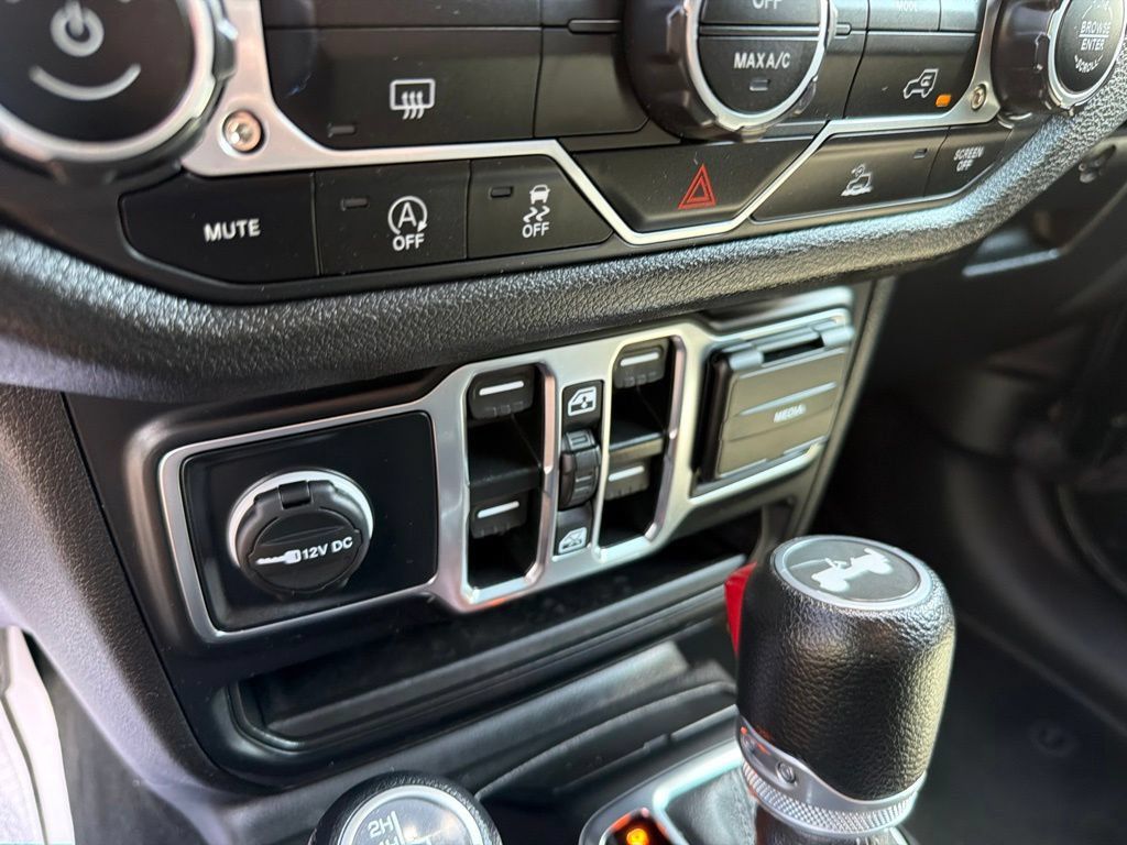 Used 2024 Jeep Wrangler Unlimited Sport AWD/4WD image 25