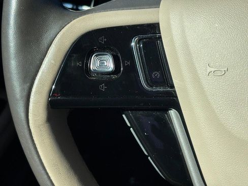 Used 2022 Lincoln Corsair AWD w/ Premium Package image 17