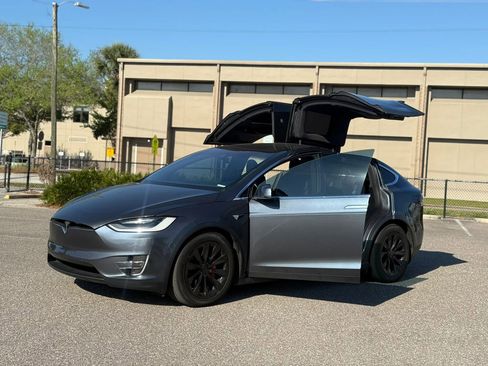 Used 2020 Tesla Model X Long Range AWD/4WD image 1