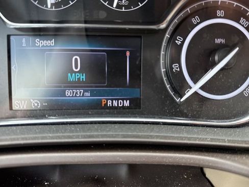 Used 2017 Buick Regal Sport Touring image 12