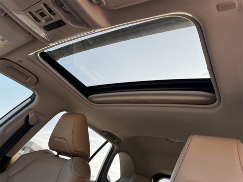 Used 2023 Toyota RAV4 XLE Premium image 23