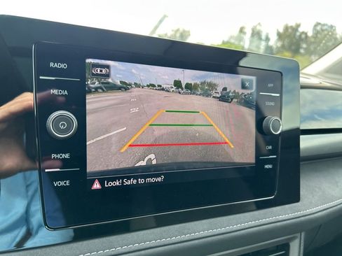 Used 2025 Volkswagen Taos SE image 26