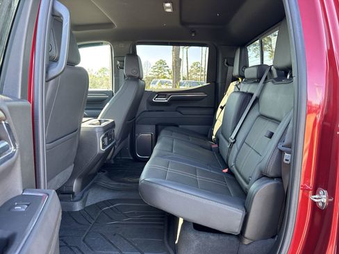 Used 2023 Chevrolet Silverado 1500 High Country w/ Technology Package AWD/4WD image 30