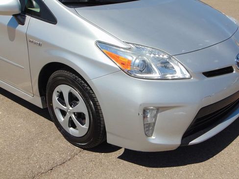 Used 2012 Toyota Prius Three FWD image 2