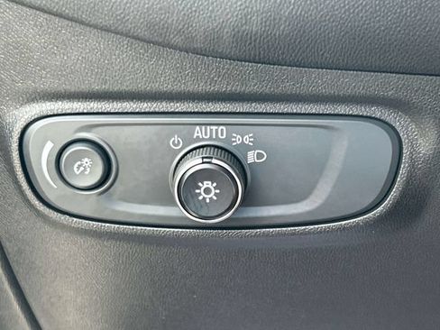 Used 2022 Chevrolet Equinox LT FWD image 28