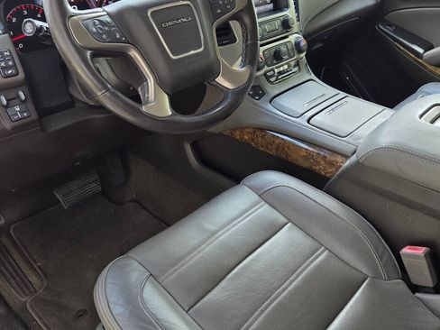 Used 2015 GMC Yukon Denali w/ Premium Package AWD/4WD image 7