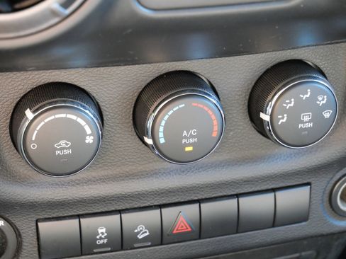 Used 2013 Jeep Wrangler Sport image 21