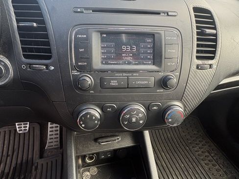 Used 2016 Kia Forte Koup SX image 16