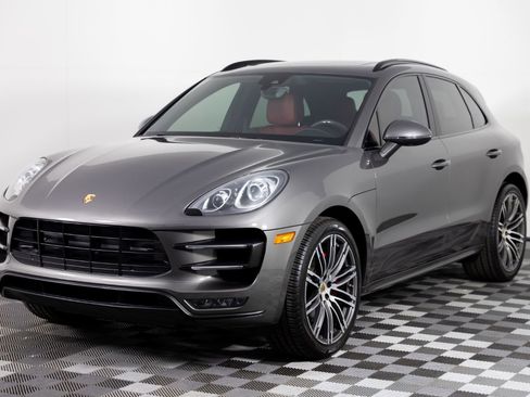 Used 2016 Porsche Macan Turbo image 2