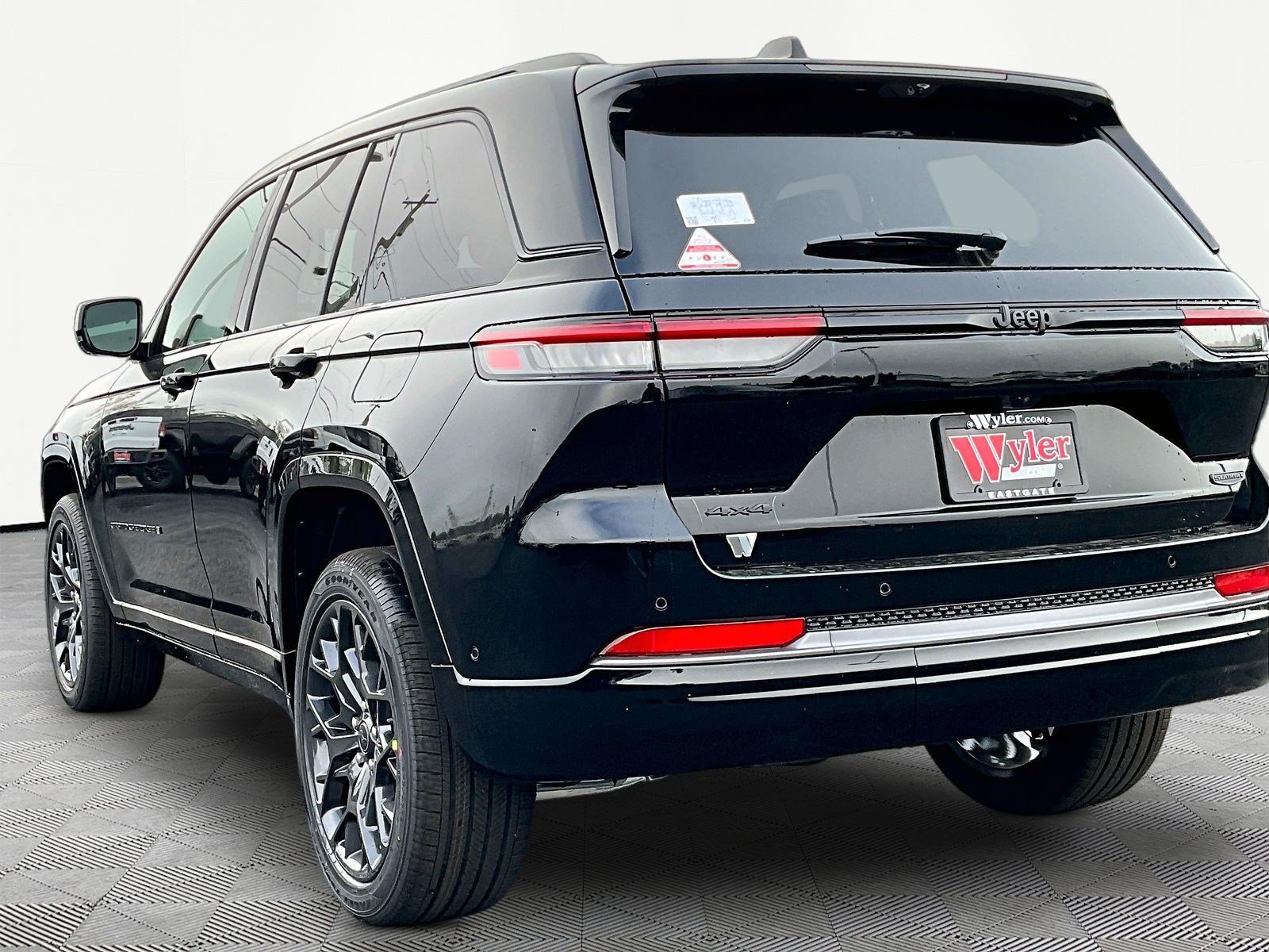New 2027 Jeep Grand Cherokee Summit AWD/4WD image 4
