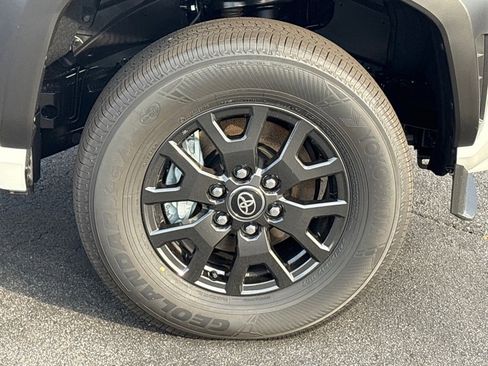 New 2025 Toyota 4Runner SR5 image 32