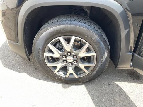 Used 2023 GMC Acadia SLE FWD image 21