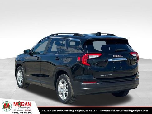 Used 2023 GMC Terrain SLE w/ Driver Convenience Package FWD image 3
