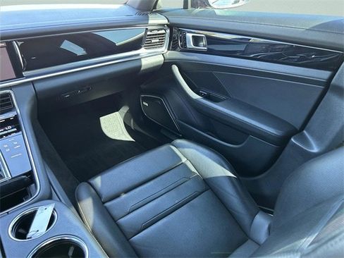 Used 2021 Porsche Panamera image 5