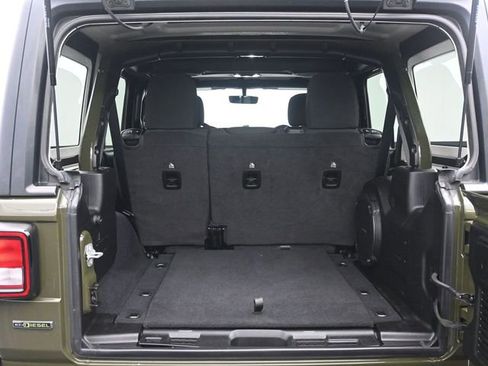 Used 2022 Jeep Wrangler Unlimited Sport image 18