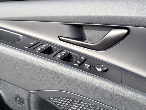 New 2025 Hyundai Elantra SEL image 25